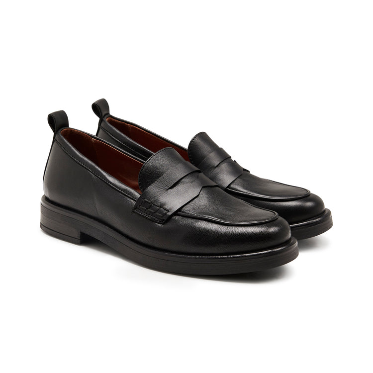 Pavement Shelly Nappa Loafers Black 020